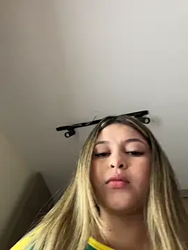 lunablossom  online show from February 19, 12:10 am