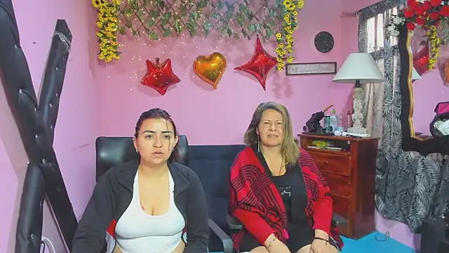 lesbiancuple online show from February 20, 11:56 am