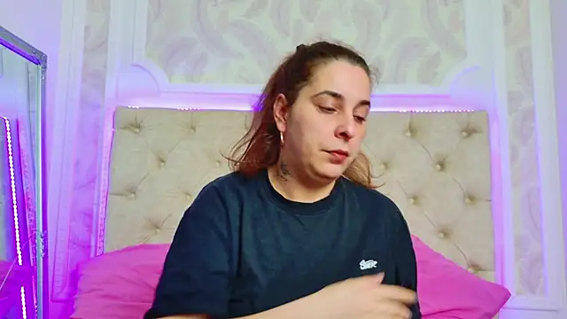 KarinaNoir online show from April 3, 4:10 am