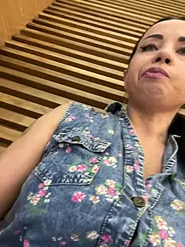 CrazzyChicks online show from June 19, 7:56 am