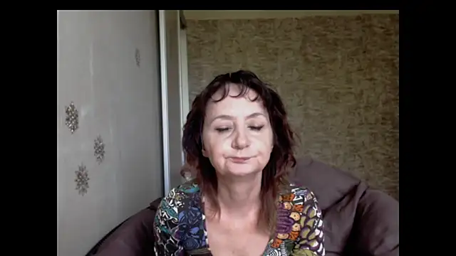AnnieEltgant online show from June 2, 7:31 am