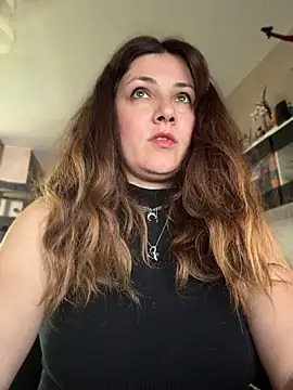 DaisyVibesss online show from April 23, 10:55 am