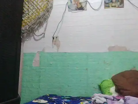 Snapshot of hotsexylyn chatting on October 24, 7:15 am hotsexylyn online show from October 24, 7:15 am