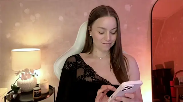 MilaFleur online show from December 16, 3:07 pm