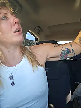 SheIsSomething online show from October 22, 10:04 pm