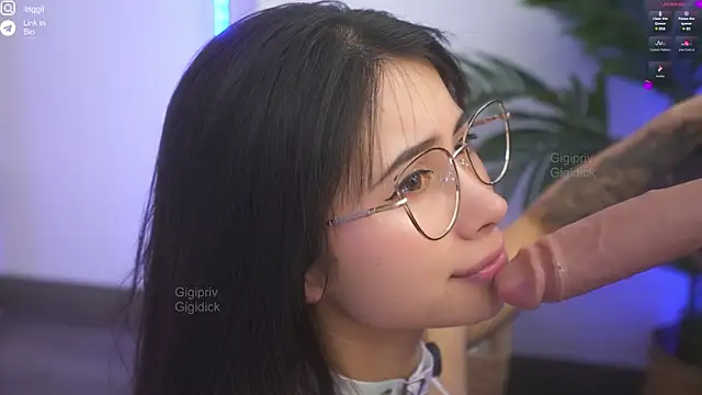 Snapshot of Gigi_ohlala chatting on September 10, 2:28 pm Gigi ohlala online show from September 10, 2:28 pm