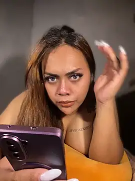 xxUrlovelytsxx online show from June 29, 3:45 pm