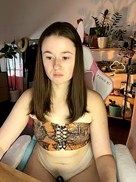 Snapshot of sweetest_pie chatting on October 10, 4:56 pm sweetest pie online show from October 10, 4:56 pm
