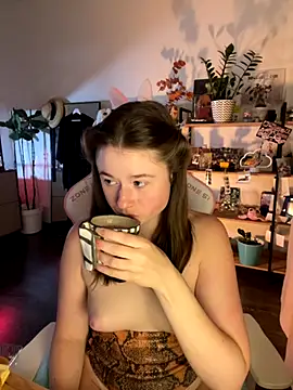 Snapshot of sweetest_pie chatting on September 19, 6:07 pm sweetest pie online show from September 19, 6:07 pm