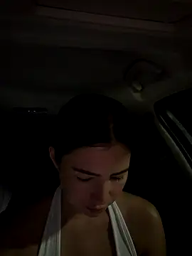 Snapshot of clairewntr chatting on October 16, 9:39 pm clairewntr online show from October 16, 9:39 pm