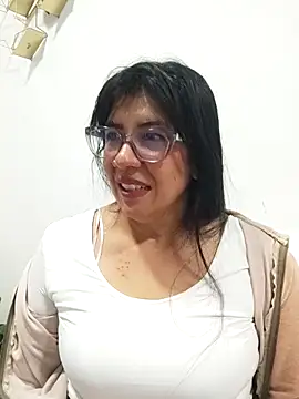 aisha latina online show from January 16, 2:57 pm