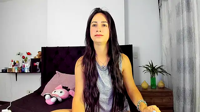 AndreaStivens online show from February 3, 11:15 am