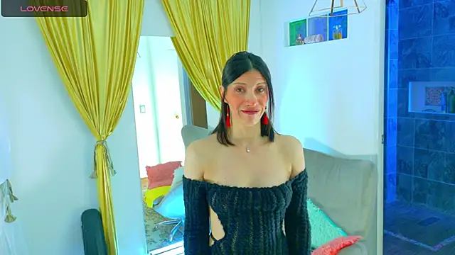 Snapshot of magali_19 chatting on October 8, 11:53 pm magali 19 online show from October 8, 11:53 pm
