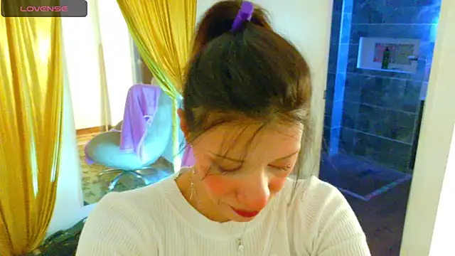 Snapshot of magali_19 chatting on September 14, 10:40 pm magali 19 online show from September 14, 10:40 pm