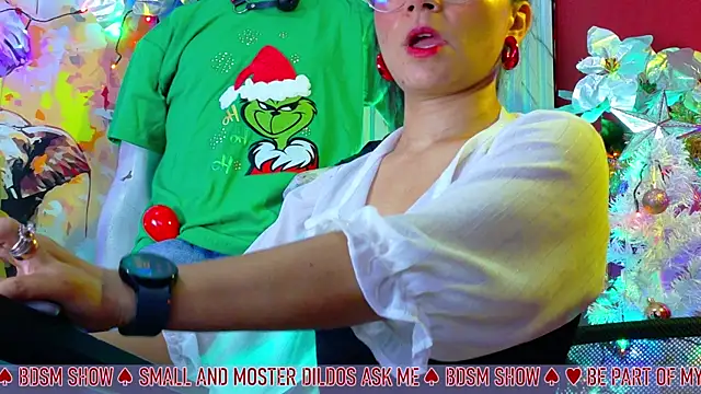 Snapshot of MistressSlut1 chatting on December 2, 11:22 am MistressSlut1 online show from December 2, 11:22 am
