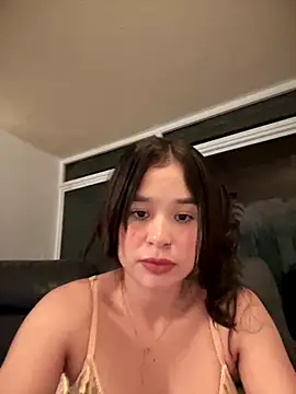 bella parisi online show from December 2, 7:10 am