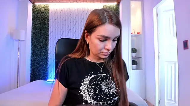 miataylorr1 online show from October 20, 12:19 pm