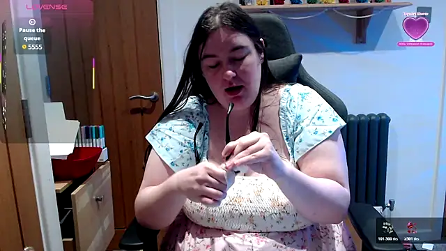 Rebecca Summer online show from April 8, 5:59 pm