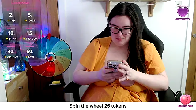 Rebecca Summer online show from May 15, 9:50 pm