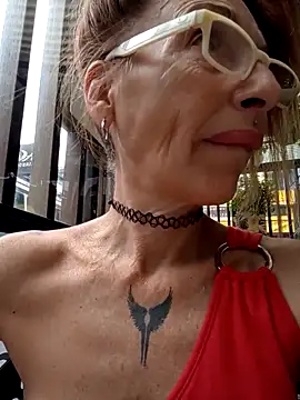 FrozenWaffle online show from April 1, 2:47 pm