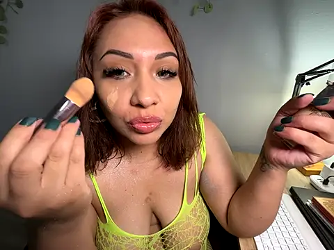 linalooove online show from September 16, 7:00 pm