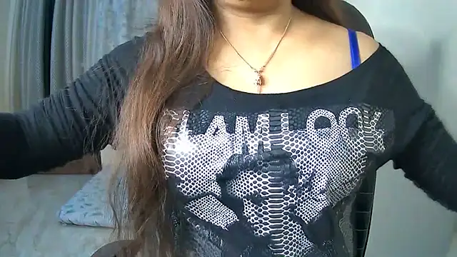 avav love online show from July 4, 1:51 pm