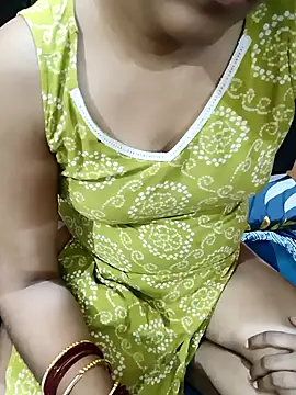 Snapshot of Diya_143 chatting on September 25, 7:55 pm Diya 143 online show from September 25, 7:55 pm