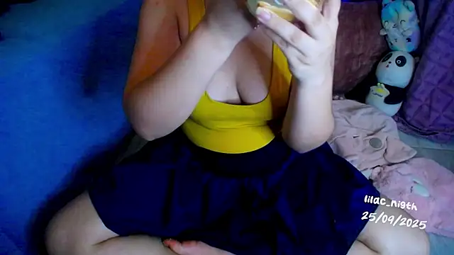 Snapshot of lilac_night33 chatting on September 26, 7:22 pm lilac night33 online show from September 26, 7:22 pm
