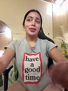 TS-SimplyTheBest online show from February 8, 9:46 am