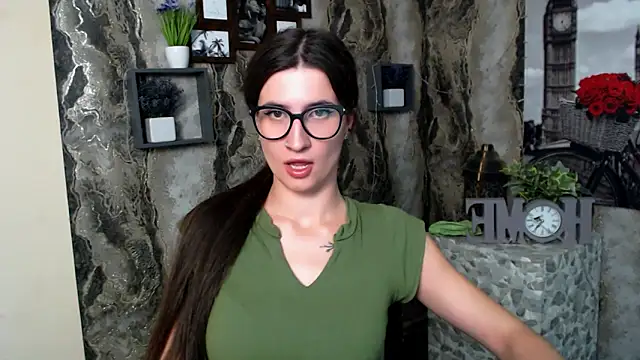 Snapshot of MaryEm976 chatting on October 14, 11:24 am MaryEm976 online show from October 14, 11:24 am
