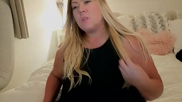 Snapshot of JESS_LOVES chatting on September 26, 2:20 am JESS LOVES online show from September 26, 2:20 am