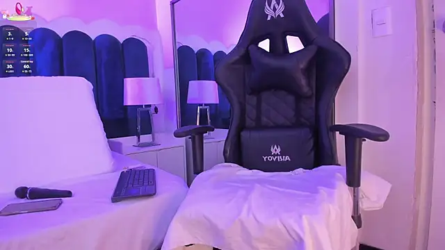 marianaaguii online show from March 21, 3:06 pm