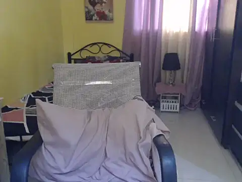 MissFoxylady online show from May 26, 10:31 pm