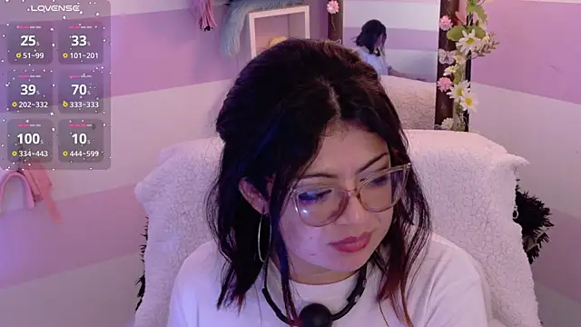 Catwhite  online show from April 14, 7:25 pm