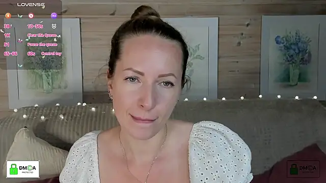 Snapshot of Queenymel chatting on September 25, 3:33 pm Queenymel online show from September 25, 3:33 pm