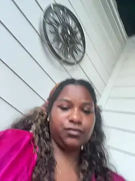 BigFineSelena online show from August 6, 1:01 am