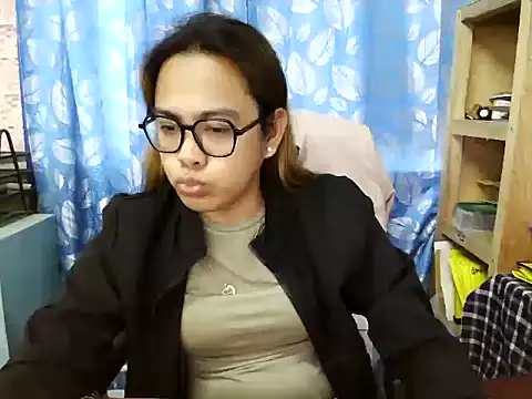 Your PrettyGirlxxx online show from May 23, 2:32 am