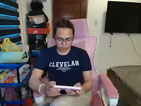 Your PrettyGirlxxx online show from March 1, 3:39 am