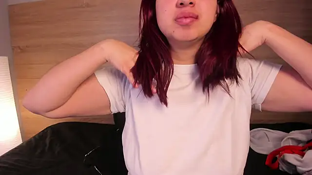 madelaine blosson online show from March 27, 10:49 am