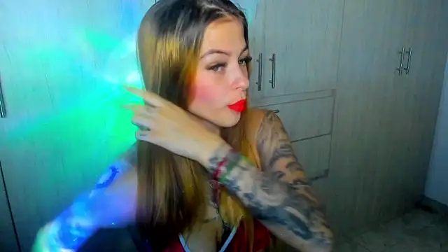 Snapshot of barbiee_05 chatting on October 16, 11:51 pm barbiee 05 online show from October 16, 11:51 pm