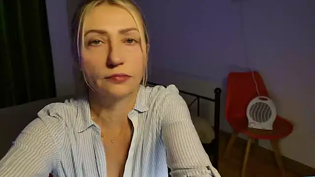 ZoeGrant online show from January 15, 8:59 pm