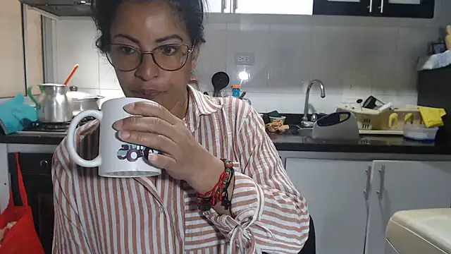 Snapshot of kateleyagrey chatting on September 28, 2:33 pm kateleyagrey online show from September 28, 2:33 pm