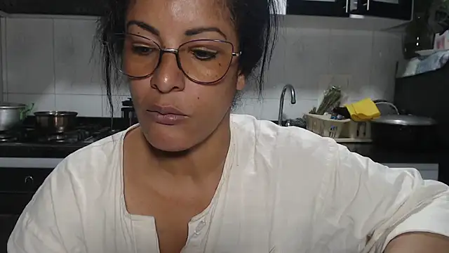 kateleyagrey online show from January 5, 6:33 pm