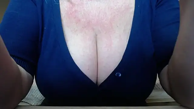 BlondyLeeBest online show from April 28, 3:00 am