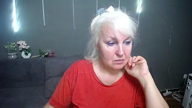 BlondyLeeBest online show from May 6, 6:34 pm