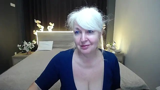 BlondyLeeBest online show from April 29, 6:35 pm