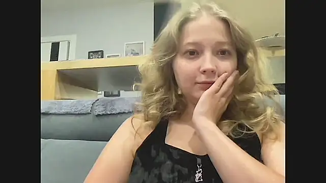 CharmingSarah online show from September 25, 4:28 pm