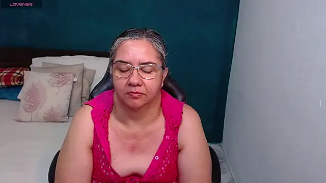 scaelettdubois online show from January 12, 2:06 am