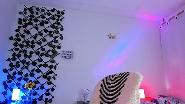 cailynhot online show from March 21, 9:42 pm