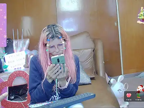 Skinygirl online show from October 19, 2:02 am